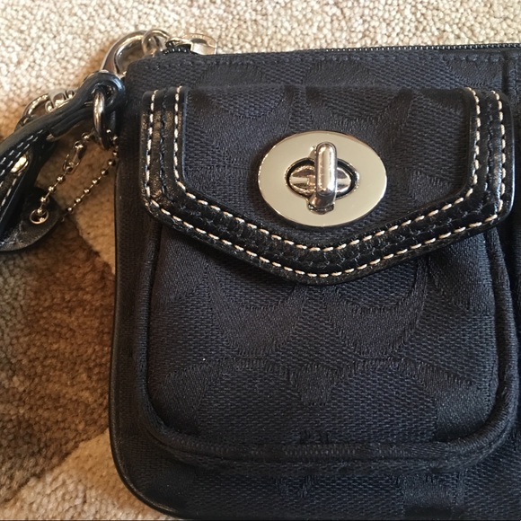 Authentic Vintage black large Coach wristlet - Picture 2 of 8